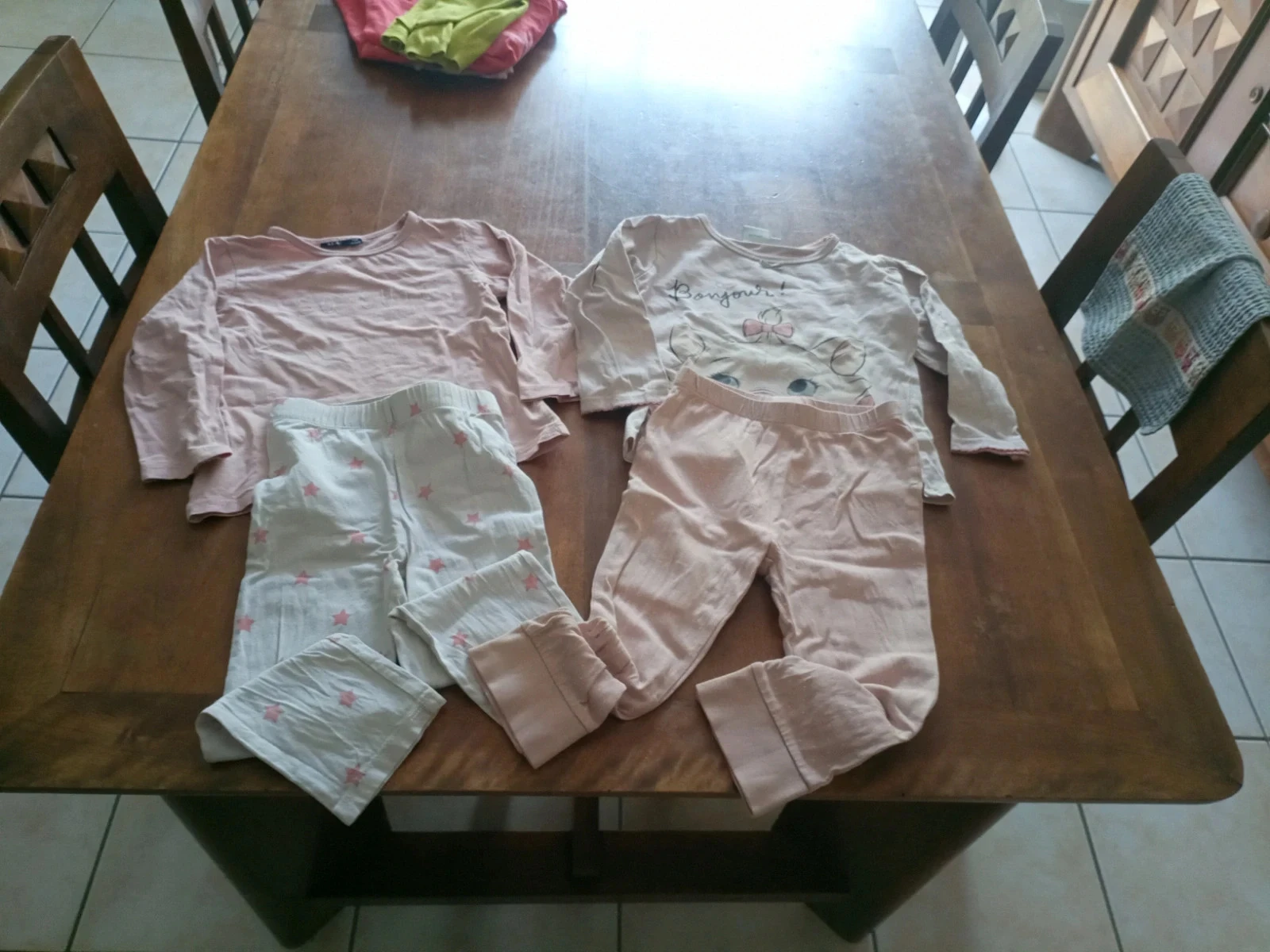 Lot de 2 pyjamas demi saison taille 3 ans